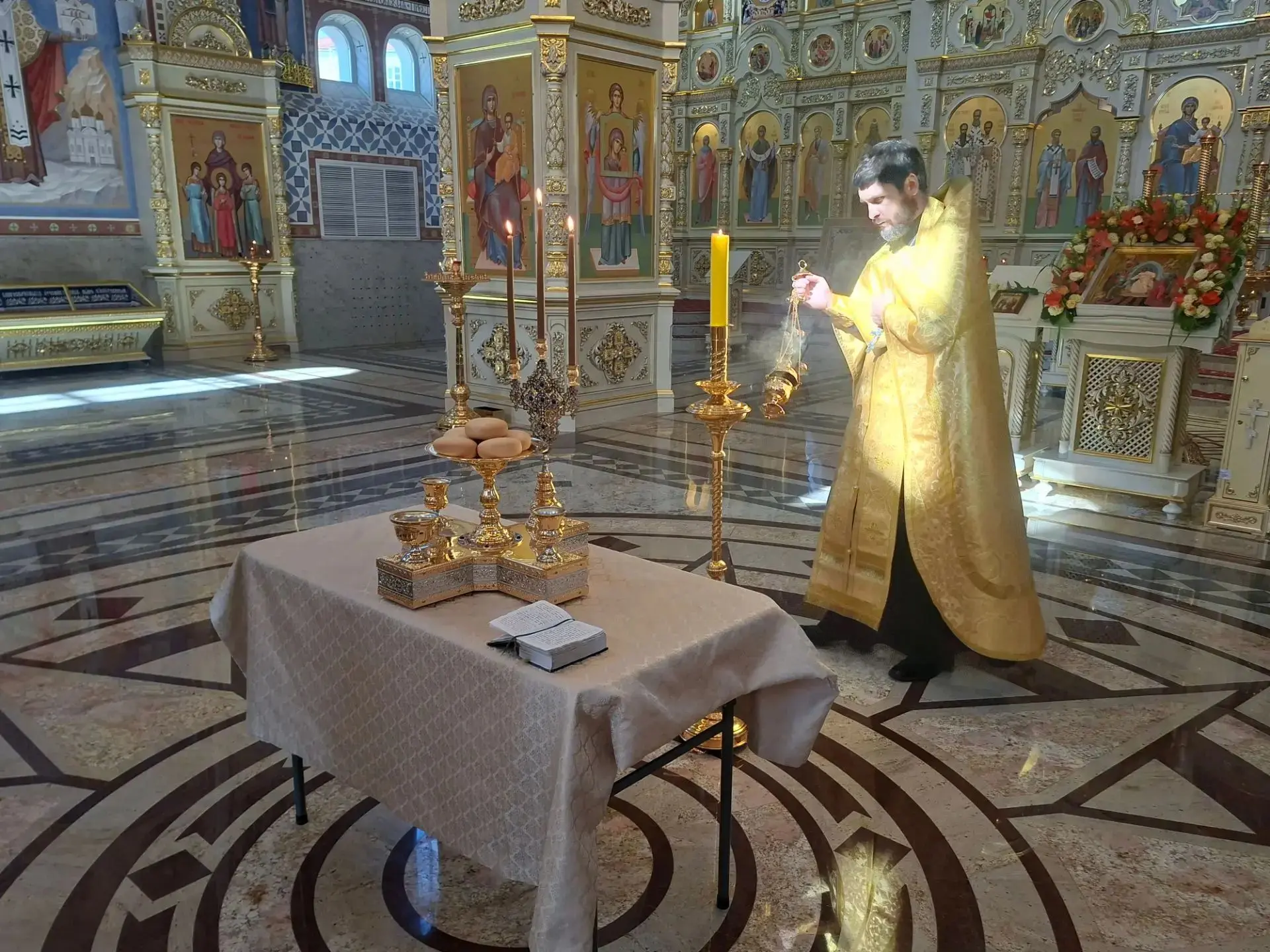 В канун великого праздника в храме Рождества Христова станицы Динской совершили Всенощн...