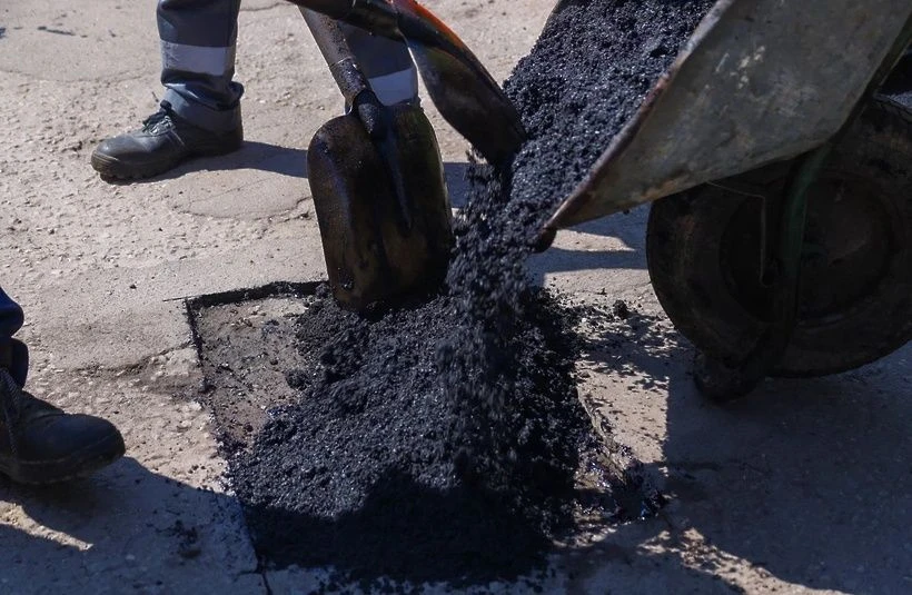 🚧 Более 5 тысяч ям устранили в Солнечногорске

Из выявленных 7000 дефектов покрытия ликвидировали у