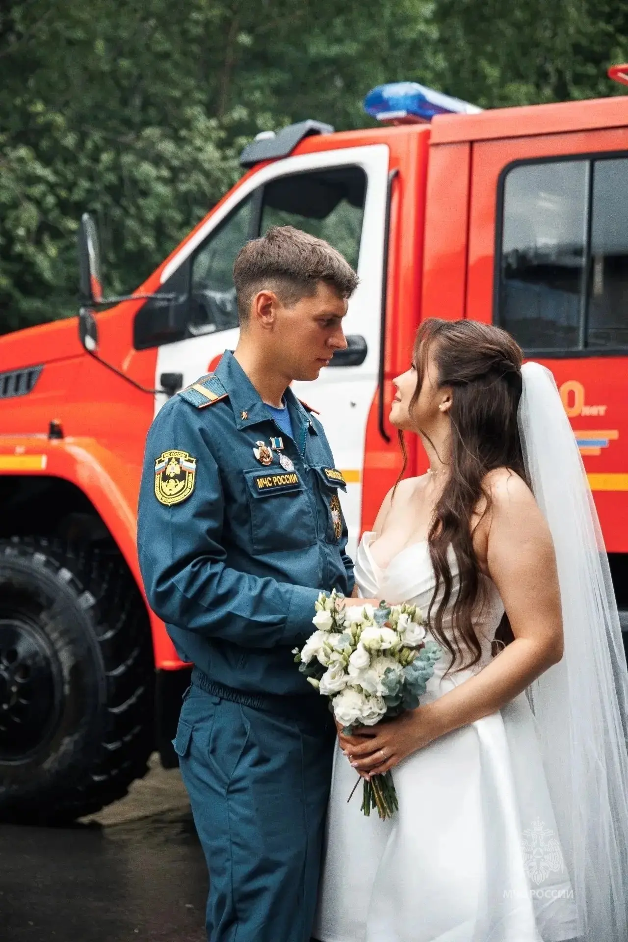🚒❤ Огнеборец из Тобольска и его избранница пополнили ряды молодых семей