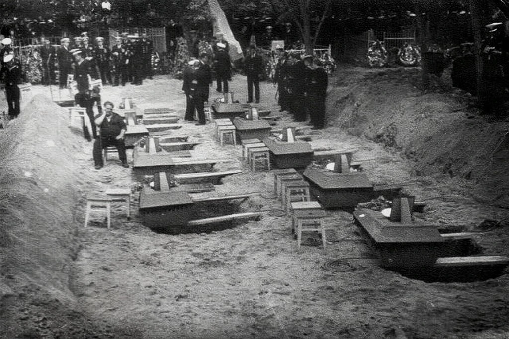 13 июня 1973 года атомная ракетная подводная лодка К-56 проекта 675 выполняла зачетные стрельбы на о