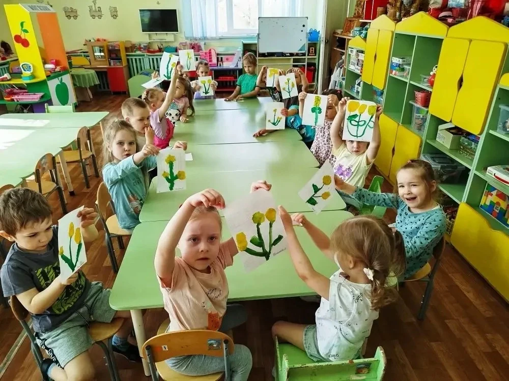 13 мая отмечается "День одуванчиков "Ребята из группы "Гвоздика" нарисовали эти прекрас...
