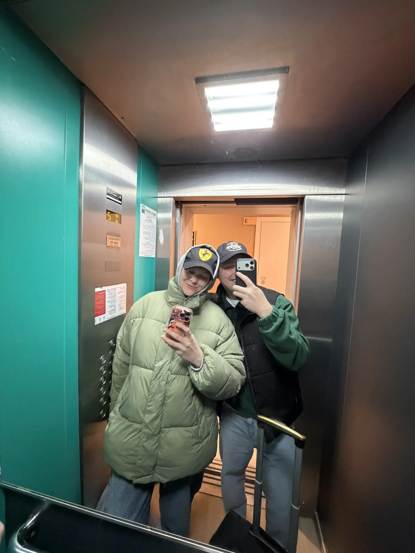 На сутки, после Осетии, заехал к подруге в Москву 😎
