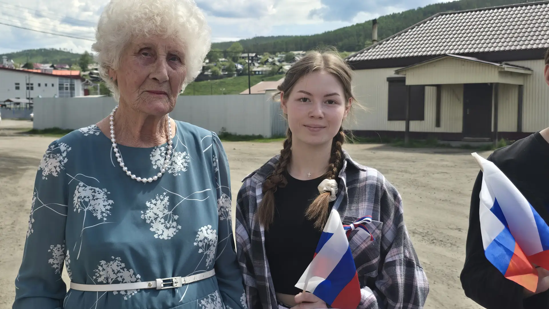 Жители Петровск-Забайкальского округа и Республики Бурятия тепло поздравили земляков с Днём России и