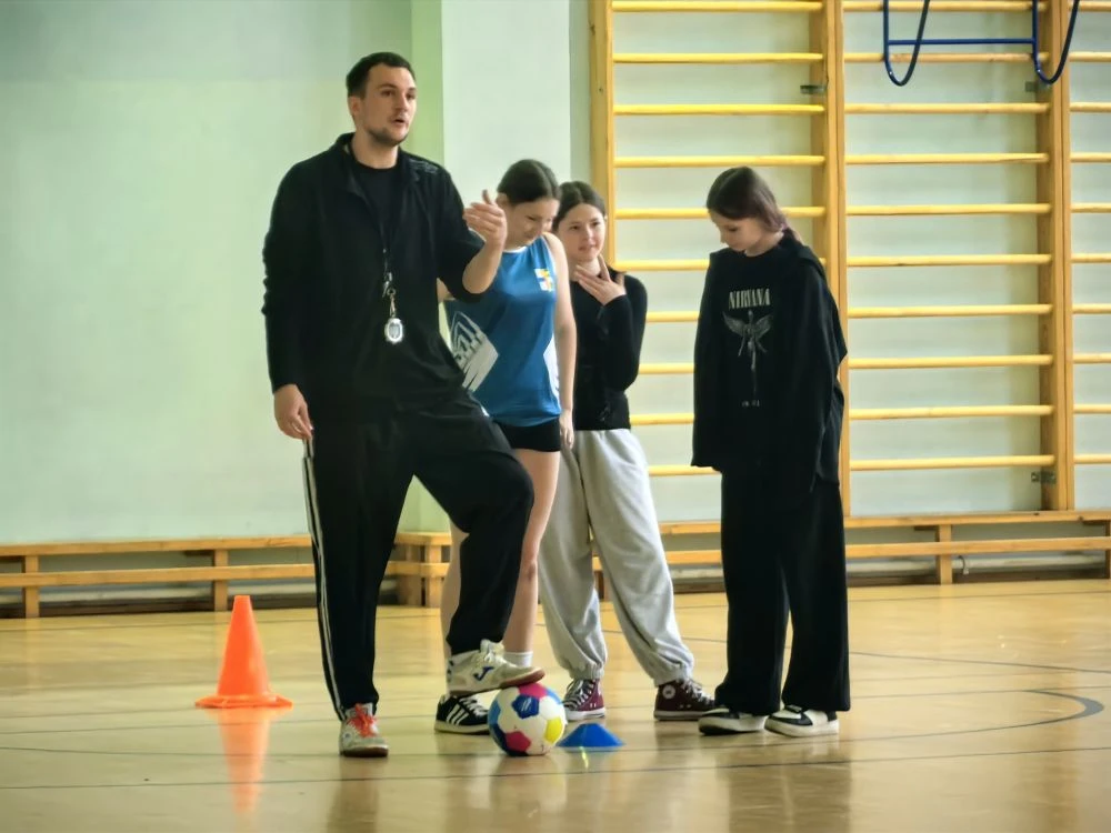 ⚽ 12-го мая наш учитель физической культуры Михеев Илья Алексеевич провёл открытый урок на тему: «Иг