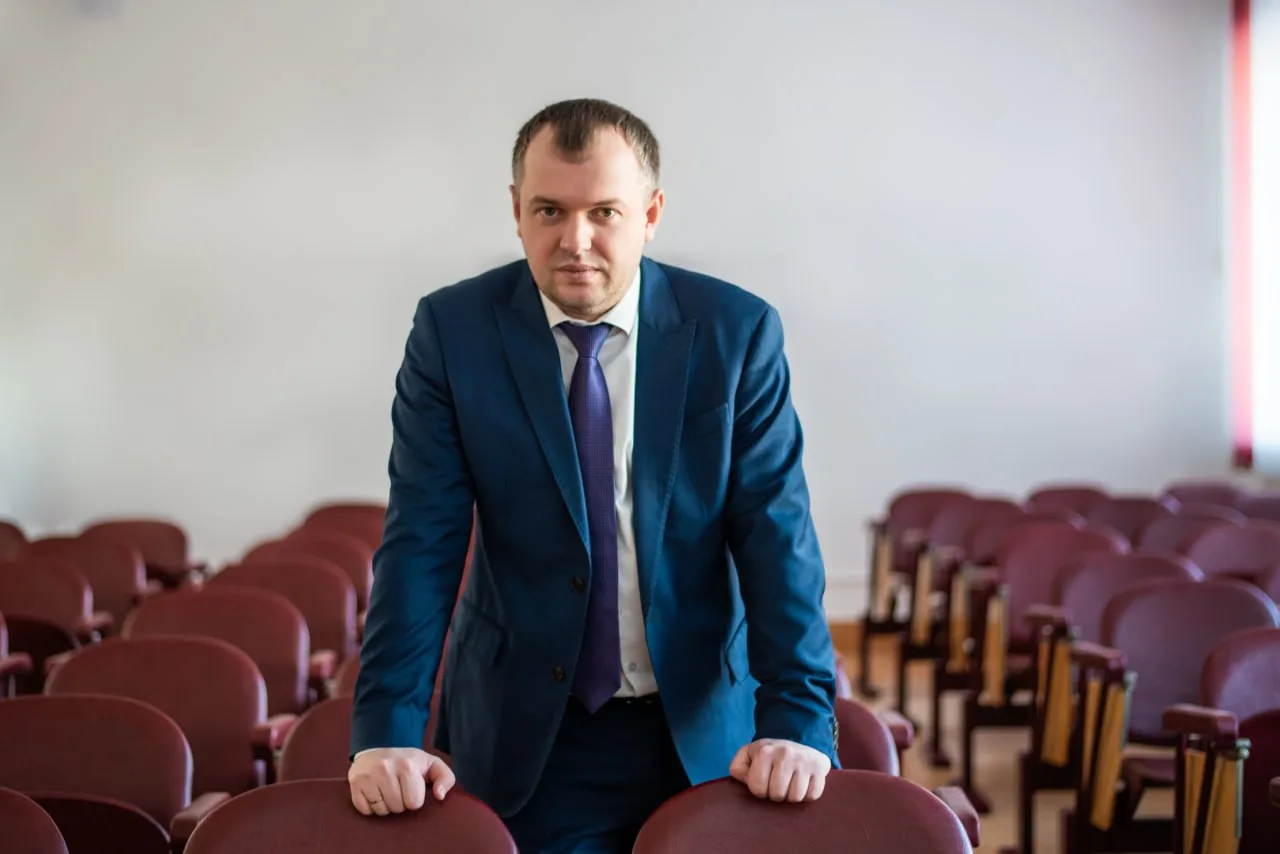 Евгений Гаврилов — в эфире Бизнес ФМ: как Красноярский край готовится к зиме по новым п...