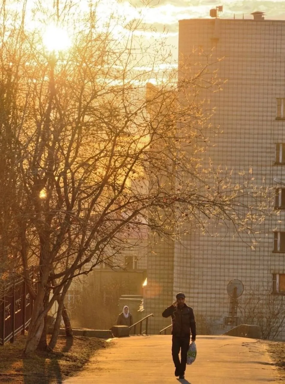 🌅 Весна в Заполярье поздняя и непостоянная, но из-за этого мы ее ждем еще сильнее  В воздухе уже ощу