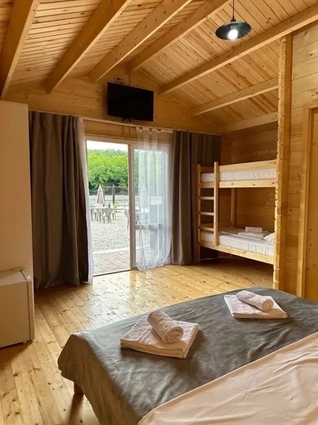 #АБХАЗИЯ #ЦИТРУСОВЫЙ  Эко-комплекс "Sunny Home".  На территории бассейн с подогревом.  Цена май 3000