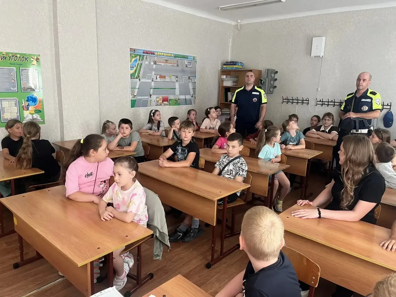 🚦В целях профилактики дорожно‑транспортного травматизма инспекторы ИДПС провели разъяснительную бес