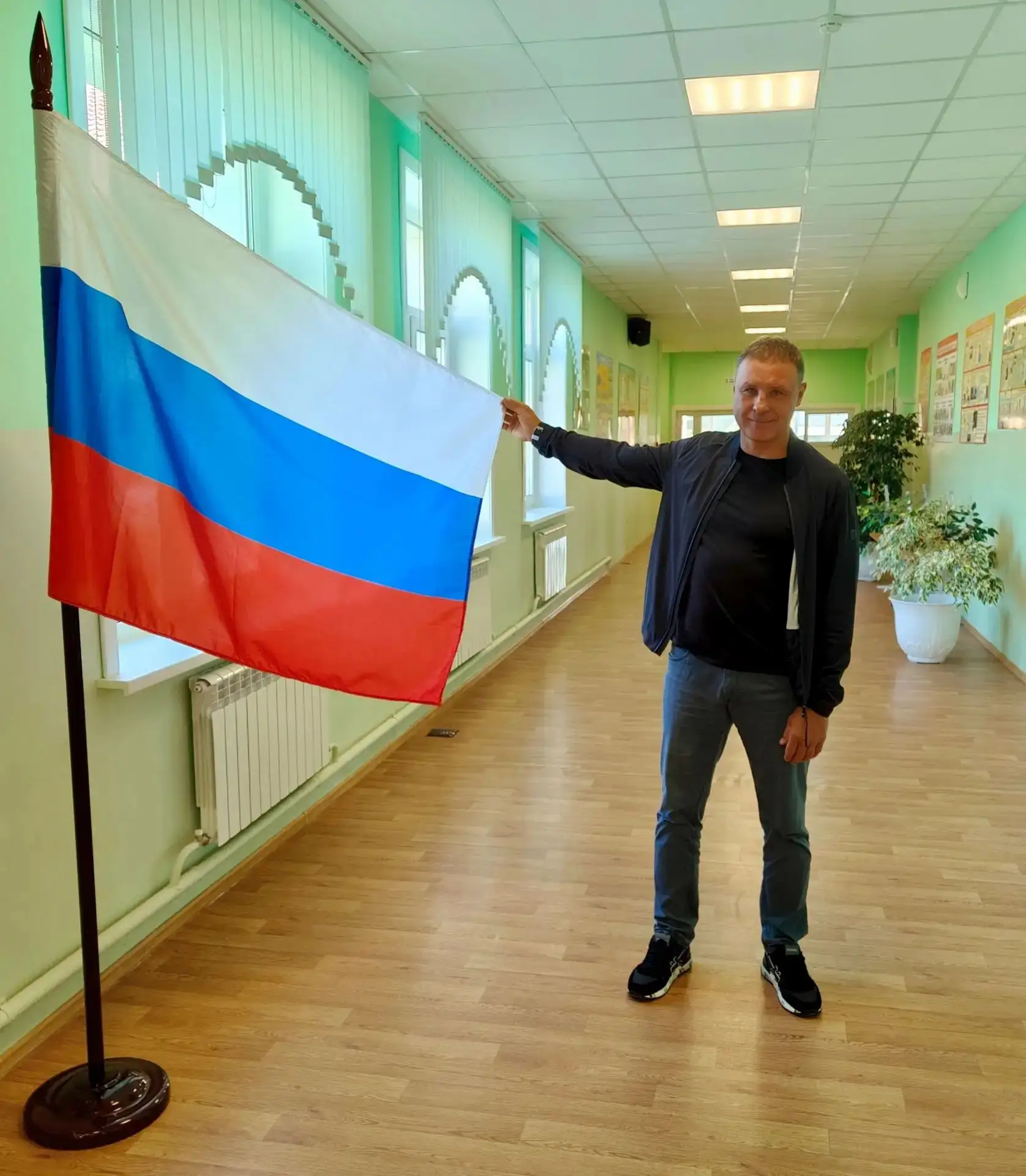В День Государственного флага России особенно остро чувствуешь связь времён и поколений.