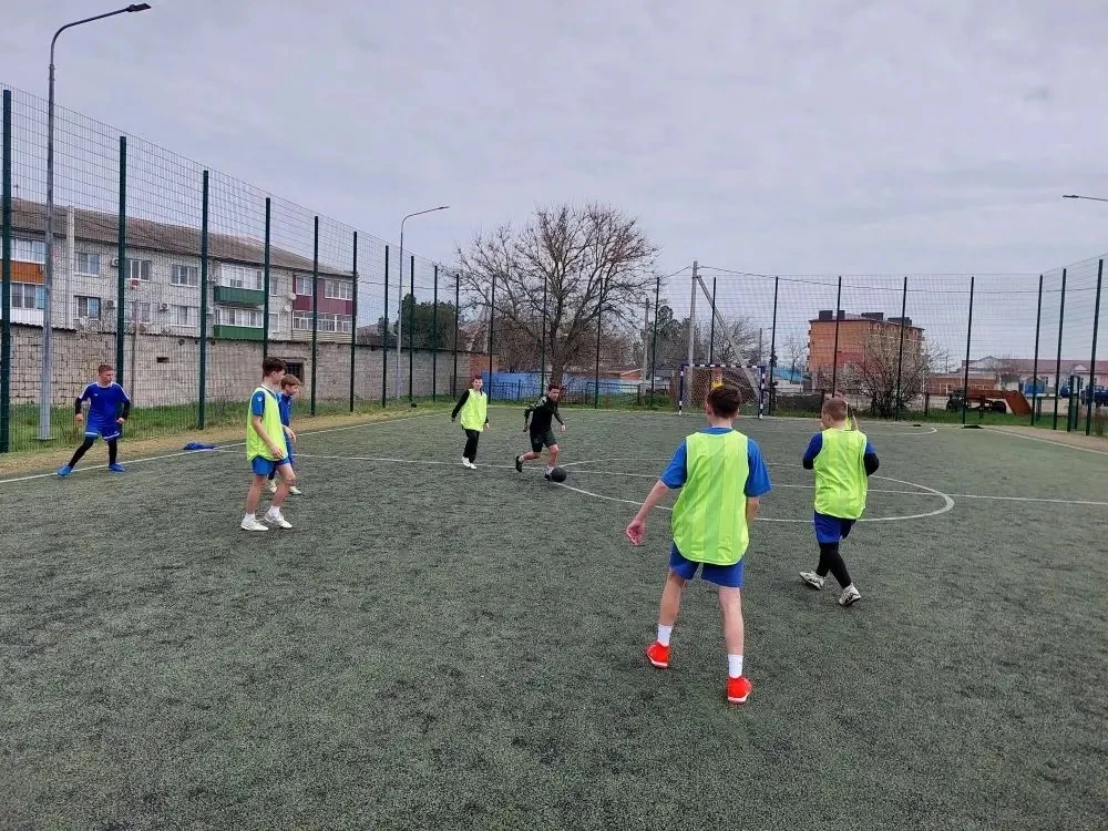 ⚽️Товарищеский матч по мини-футболу: этап отбора на зональные соревнования.  🥅Сегодня в нашей школе 