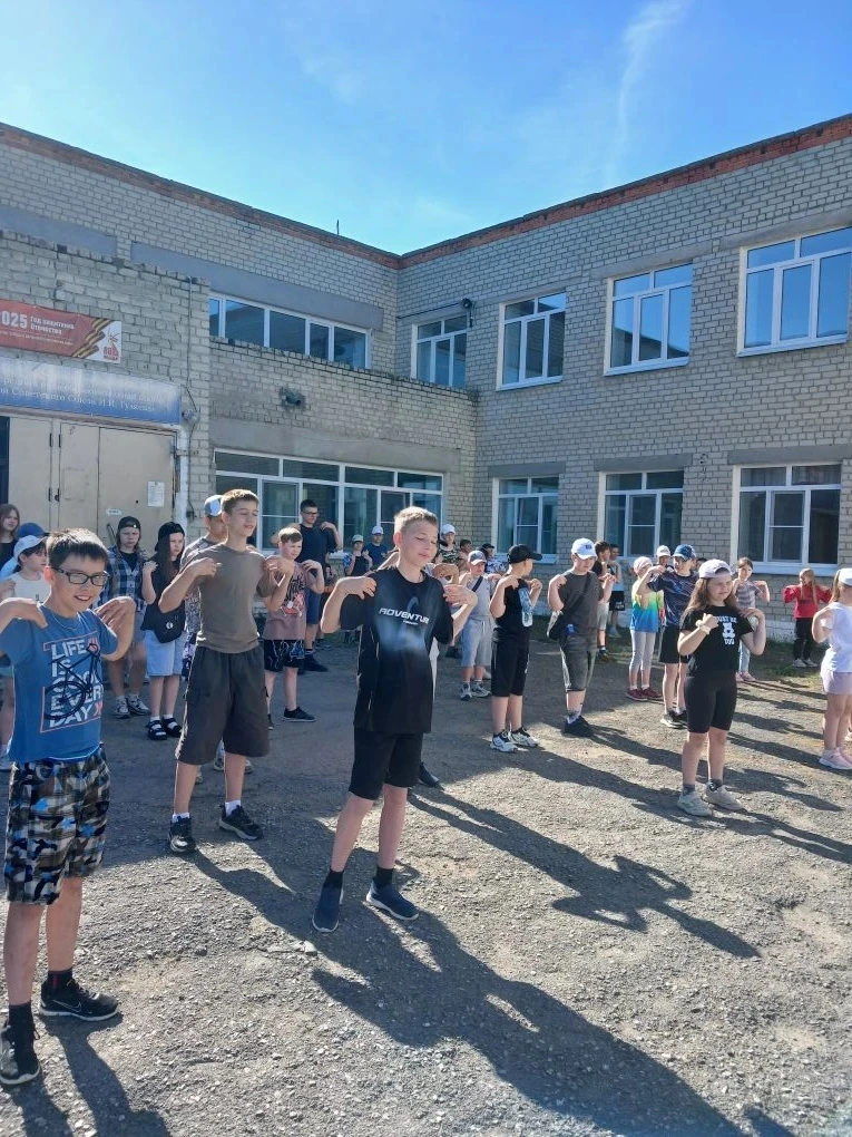 ☀️ Старт дан! В МКОУ «Кисловская СОШ им. И.И. Гуляева» открылся пришкольный лагерь! 🎉Р...