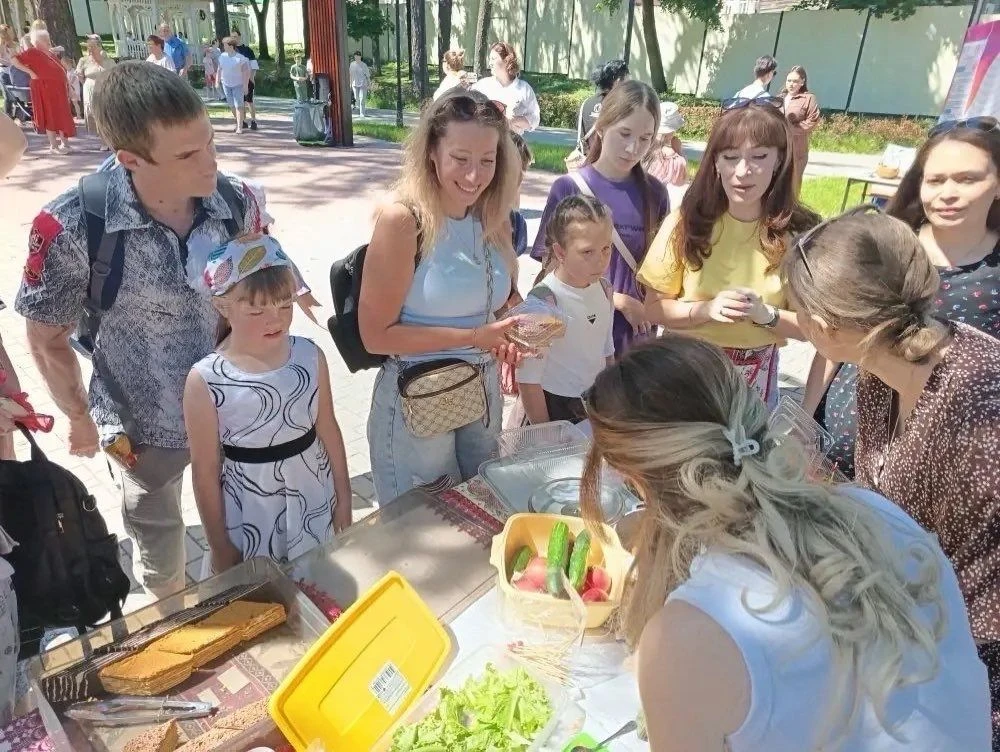 Семейная ярмарка!
6 июня в Александровского городском парке культуры и отдыха прошла традиционная Се