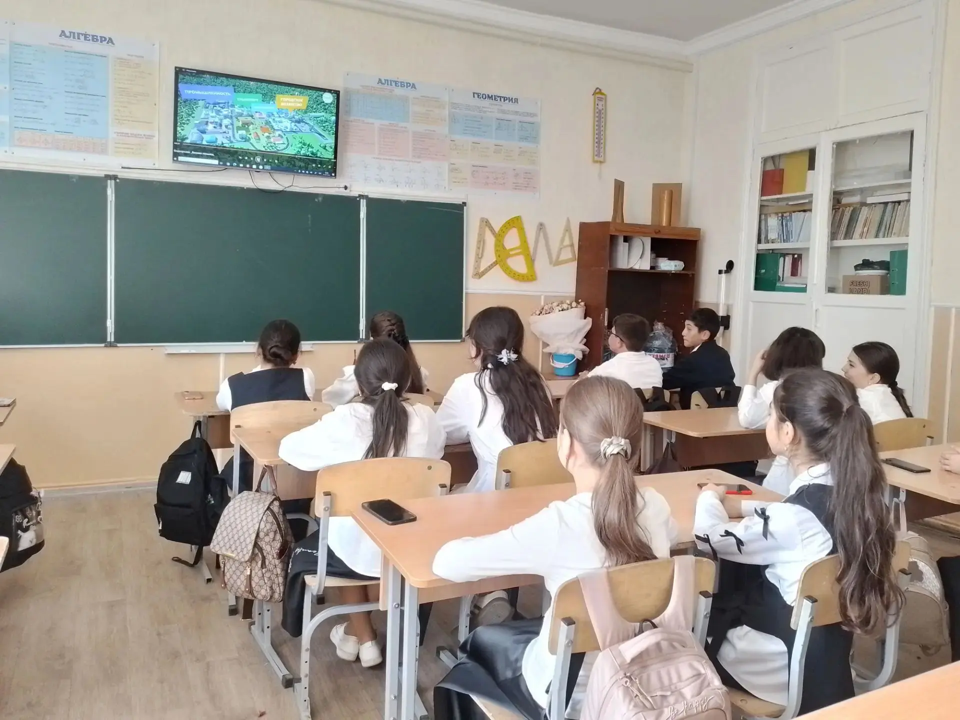 🔹Сегодня в нашей школе прошло установочное занятие всероссийского профориентационного ...