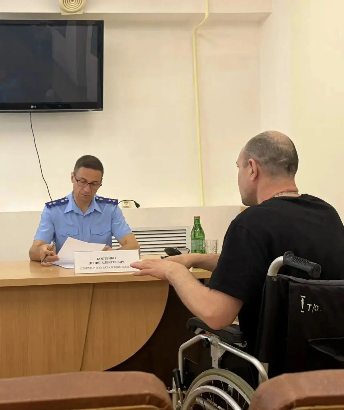 Прокурор региона провел выездной личный прием граждан в Волгоградском областном клиниче...