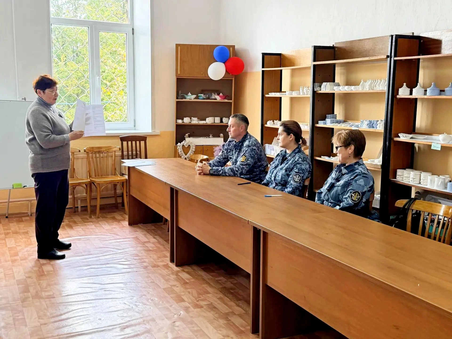 📝Сотрудники ИК-6 проверили свои знания в Литературном диктанте в Себежской библиотеке