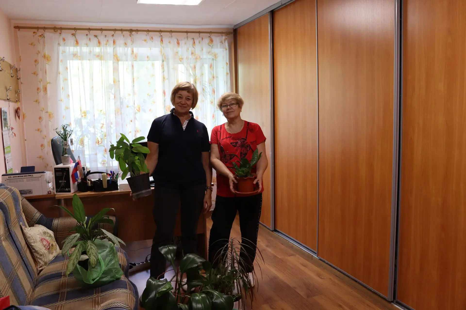 Зеленый уют!🌿☘️🌳💐Вновь к нам приехали наши давние друзья – серебряные волонтеры из о...