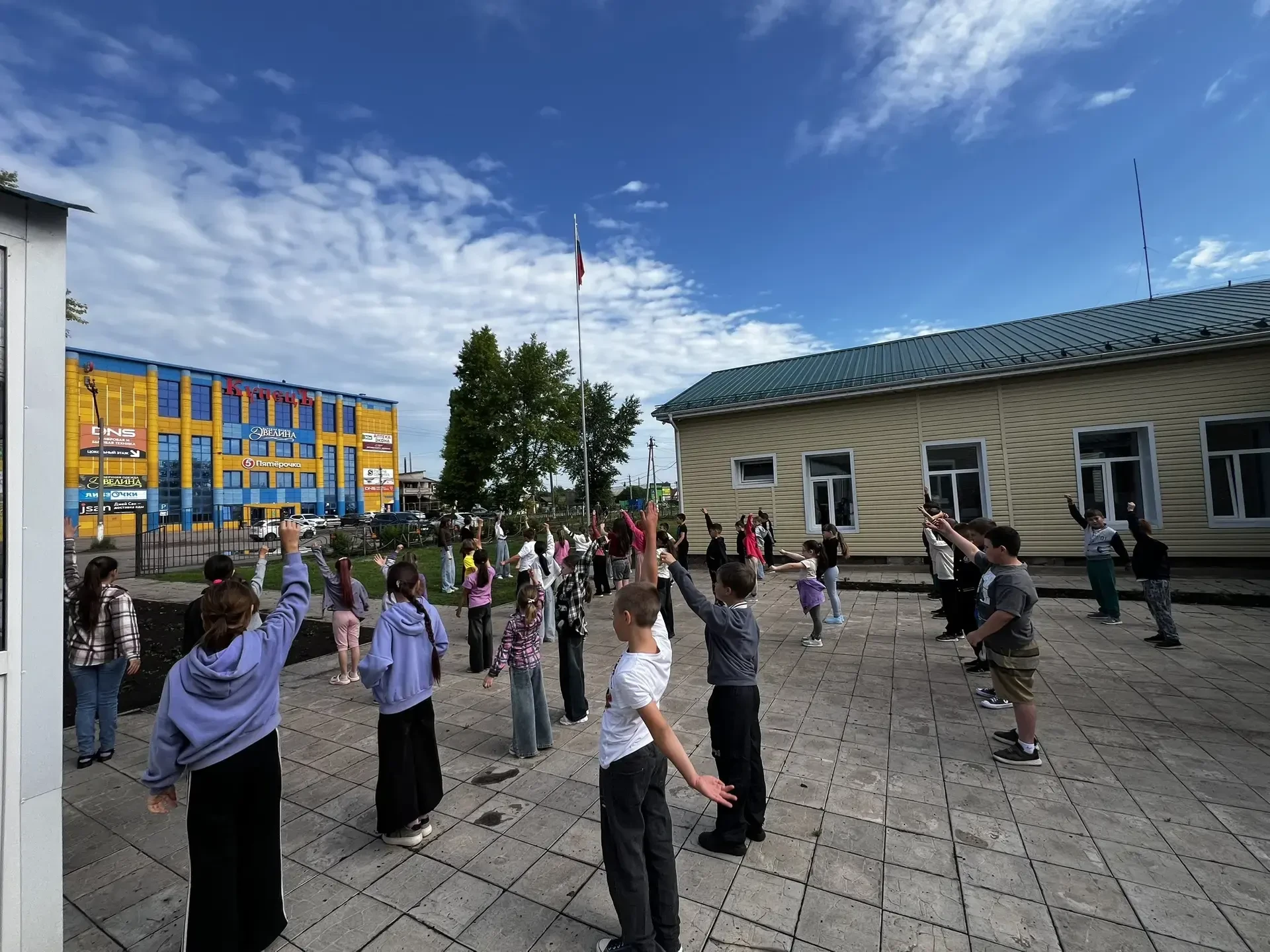 День здоровья: учимся заботиться о себе! 
Сегодняшний день в лагере "Дружба" МБОУ СОШ № 4 им. Героя 