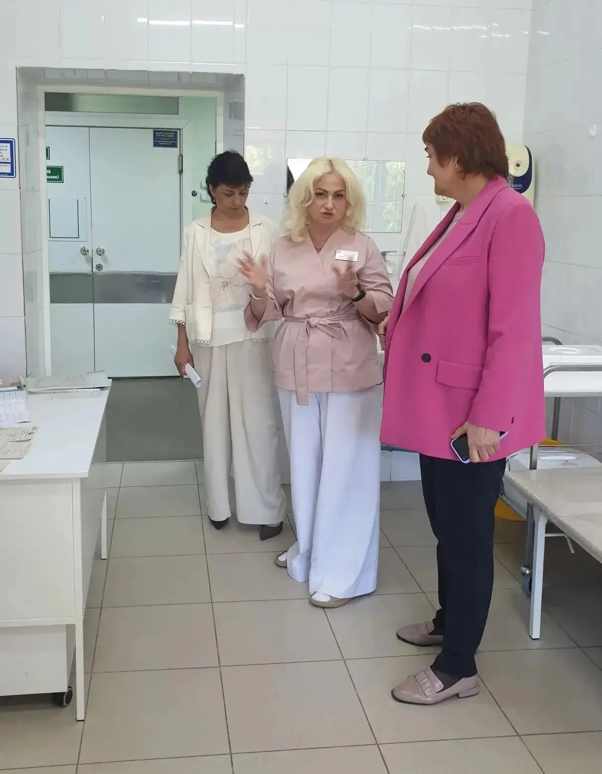 🏥 В преддверии Дня защиты детей  посетила областной Центр СПИД.