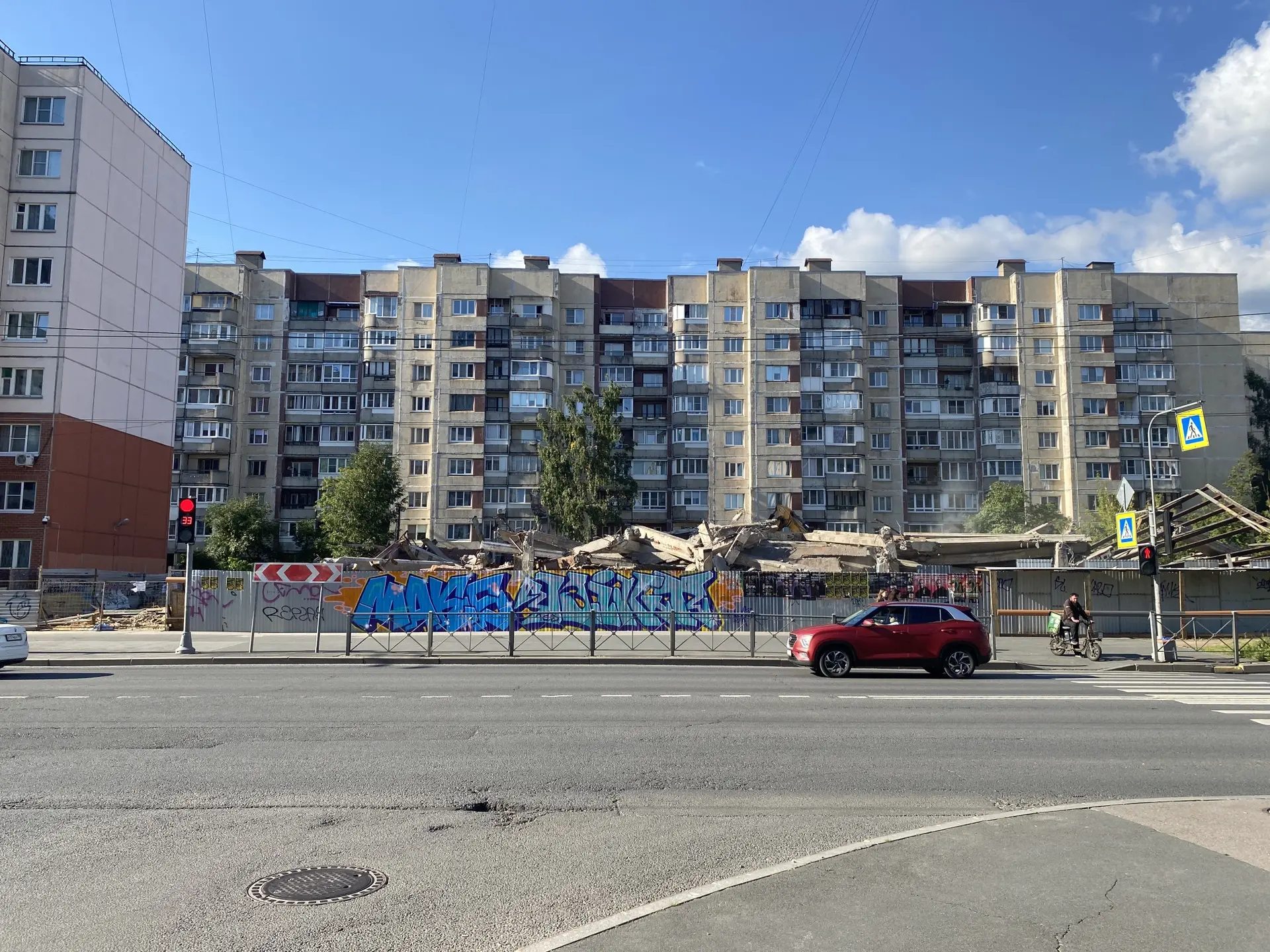 Посмотрел за ходом работ на Энтузиастов, 32 — 13-ти метровую конструкцию уже «сложили»,...