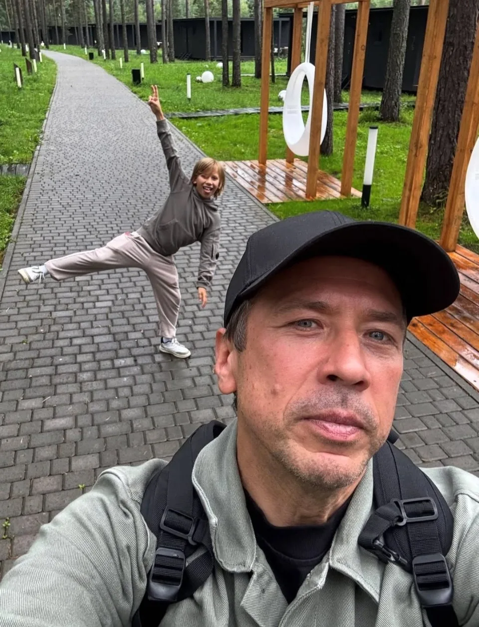 Актер Андрей Мерзликин приехал отдохнуть на Алтай 🌲

В соцсетях заслуженный артист России поделился