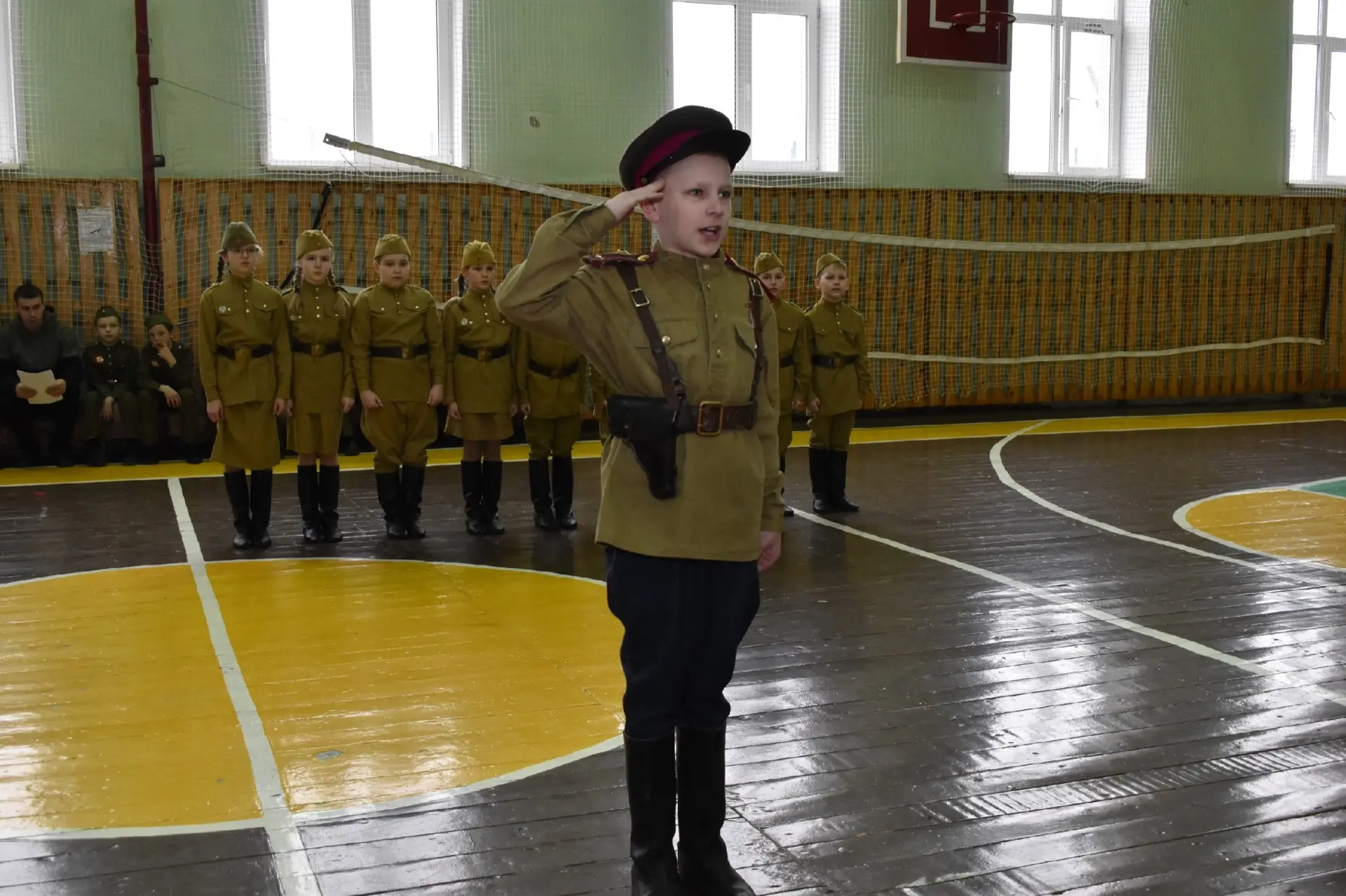 🇷🇺 Зарница 2.0! 
 
Школьники из разных уголков Добровского края сошлись в военно-патриотической иг