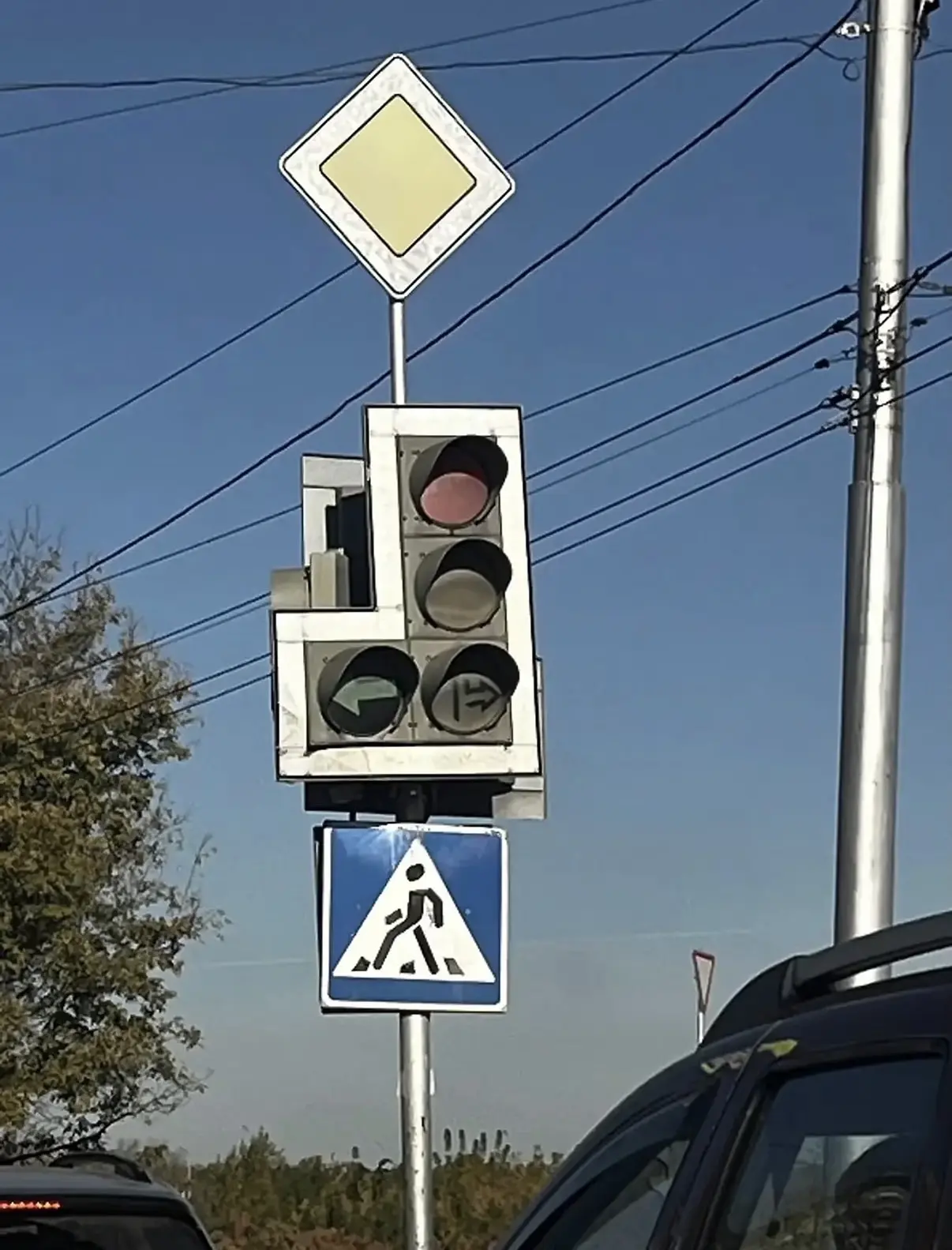 Уфимцы негодуют: почему перестали мыть светофоры в Затоне?
