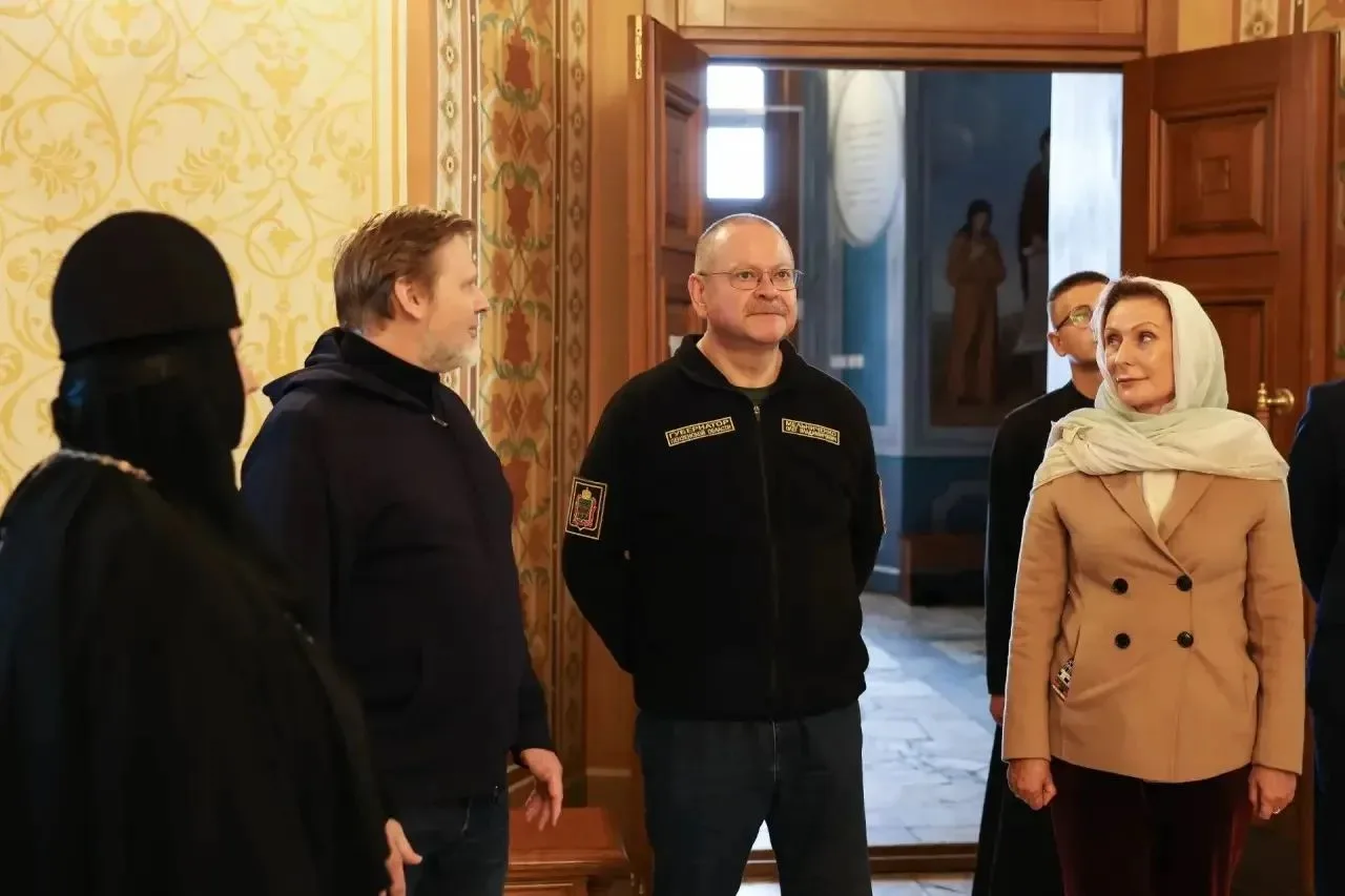 Инна Святенко и Олег Мельниченко посетили Троице-Сканов монастырь
