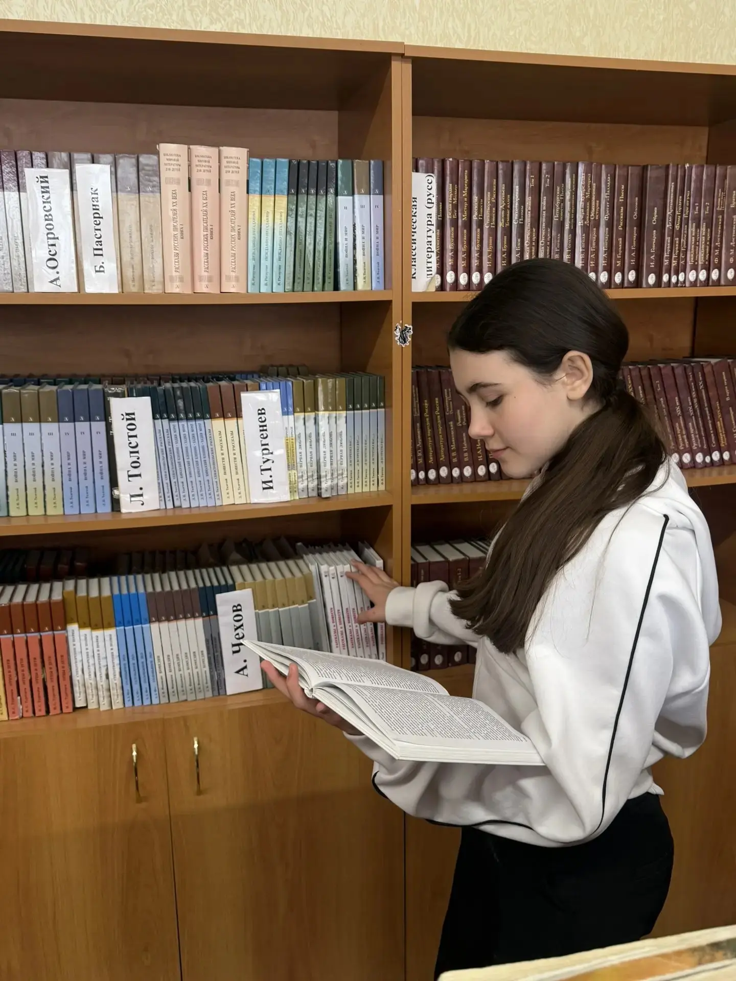 📚НЕДЕЛЯ СЛОВЕСНОСТИ📚  📸📸В рамках "Недели Словесности" в нашей школе проходил конкурс "Пойман за чтен
