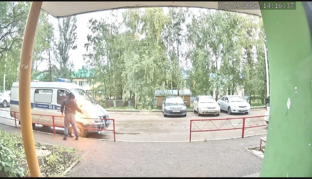 ⚡В Октябрьском задержали поджигателя полицейской машины. Ему грозит 20 лет тюрьмы