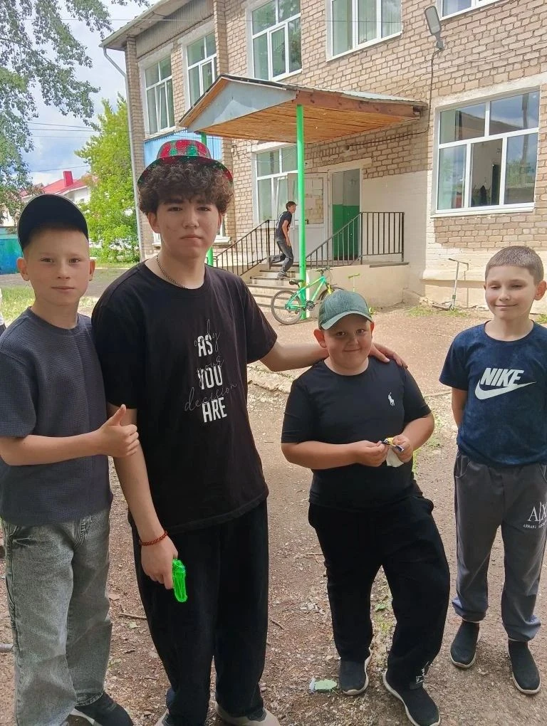 🌤️☀️ **Первый день в летнем пришкольном лагере школы № 1: море веселья и ярких впечатлений!** ☀️🌤️