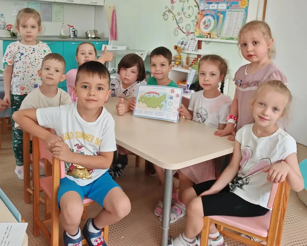 А вы знали, что целая область может быть похожа на бабочку? 🦋

На этой неделе ребята познакомились 