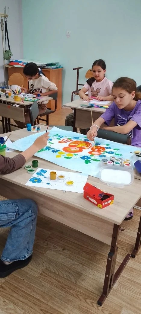 Наш творческий порыв🎨🖌

👨‍🎨👩‍🎨Есть что-то волшебное в том, как чистый лист оживает под рукой. 
