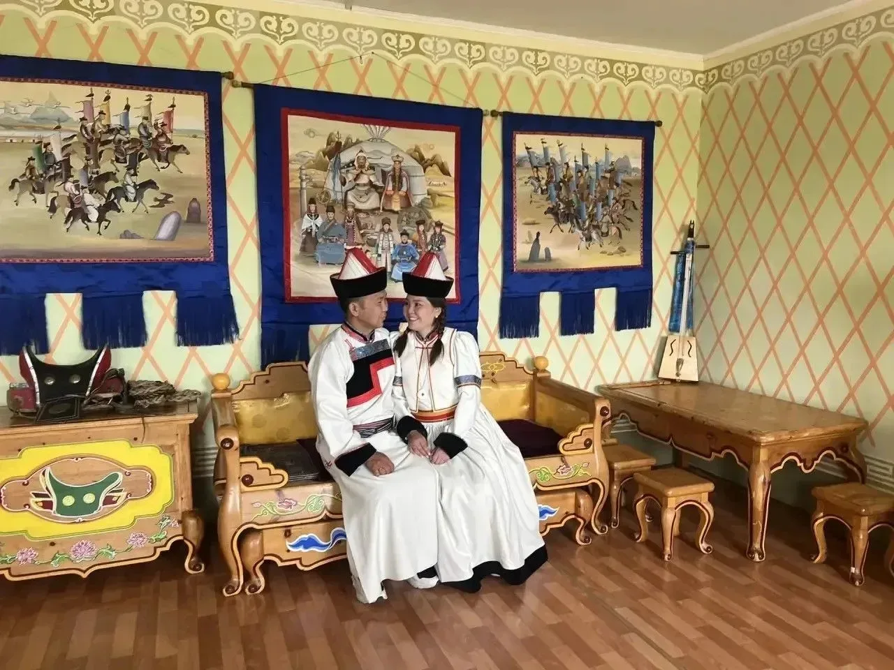 💍 Сотрудники отдела ЗАГС в Могойтуе провели торжественную регистрацию бракосочетания. Для этого зна
