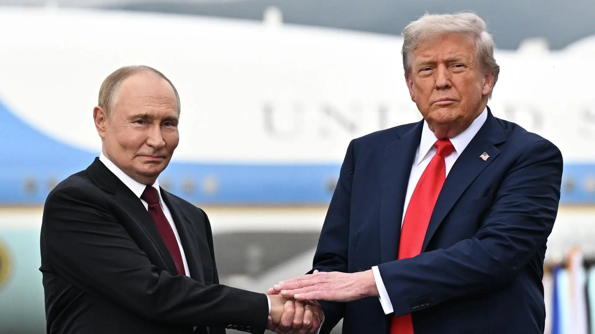 ⚡️ Владимир Путин и Дональд Трамп провели телефонный разговор — сообщает Кремль.

Президент России п