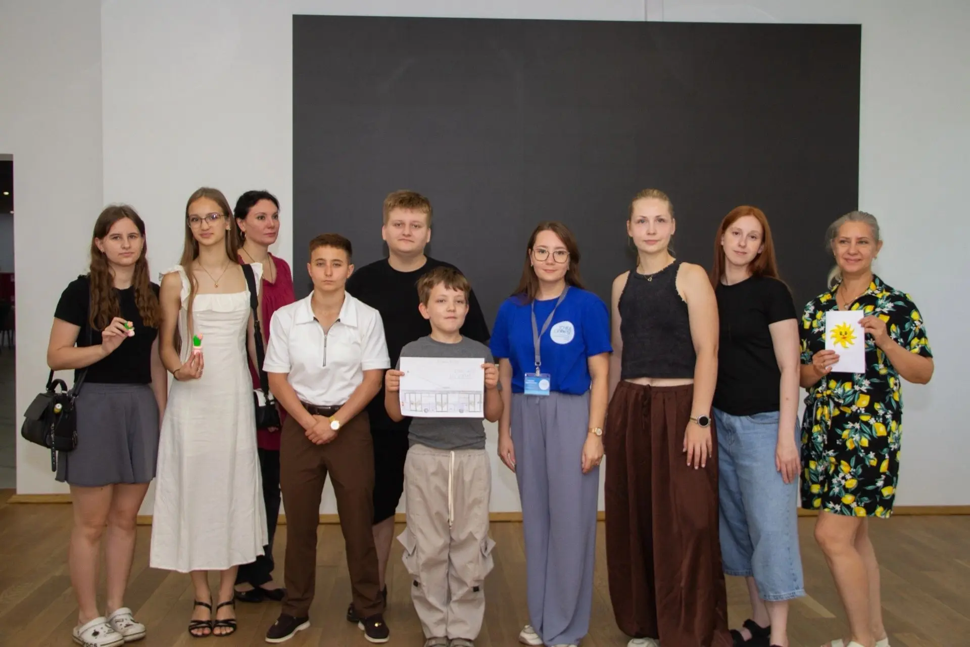 В Доме молодёжи «30/09»в Донецке психолог центра «Точка опоры» Алина Волошина провела м...