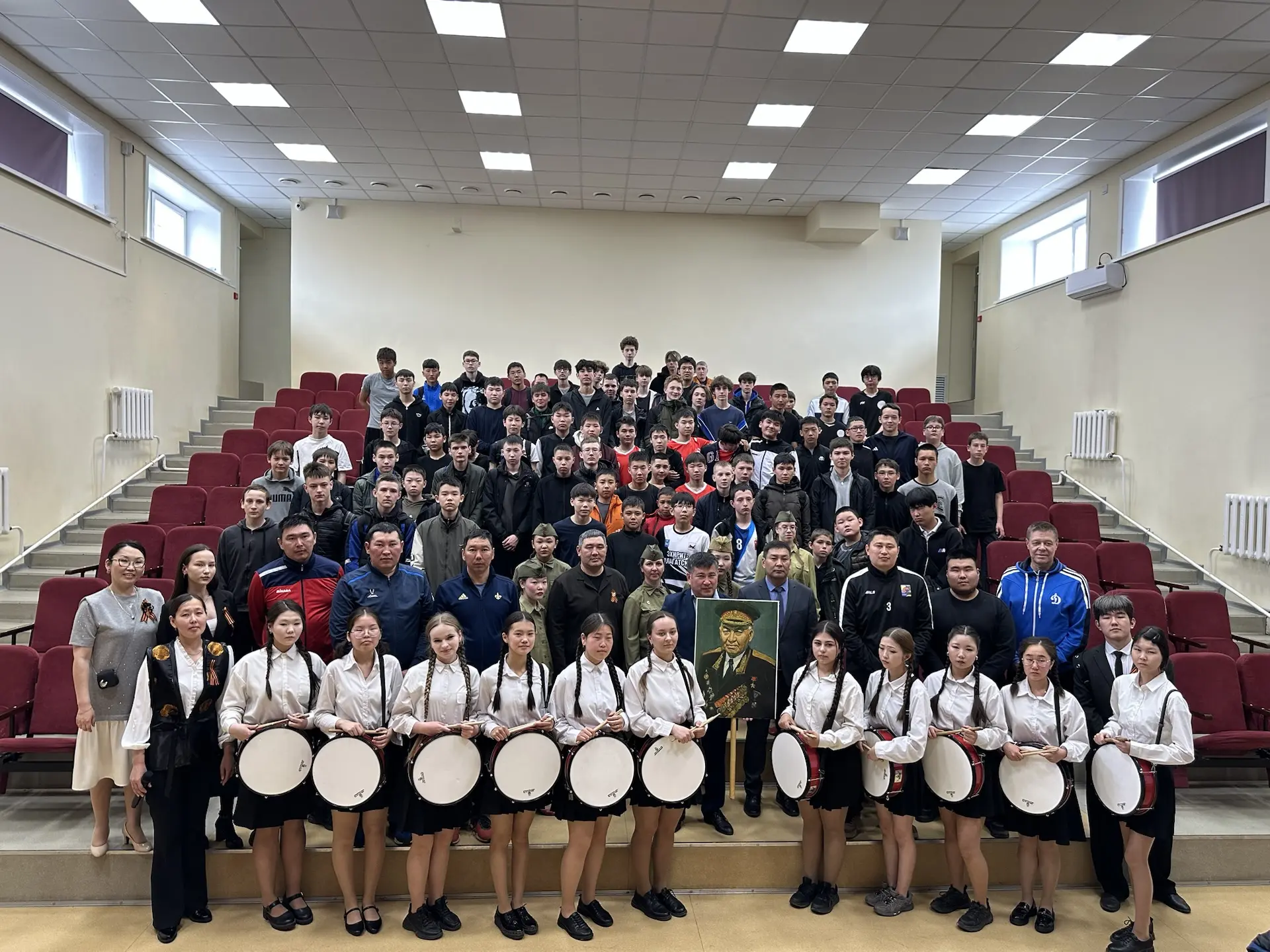 🏐 Память героя объединяет поколения: в Усть-Ордынской школе №2 прошел турнир по волейболу имени И.В.