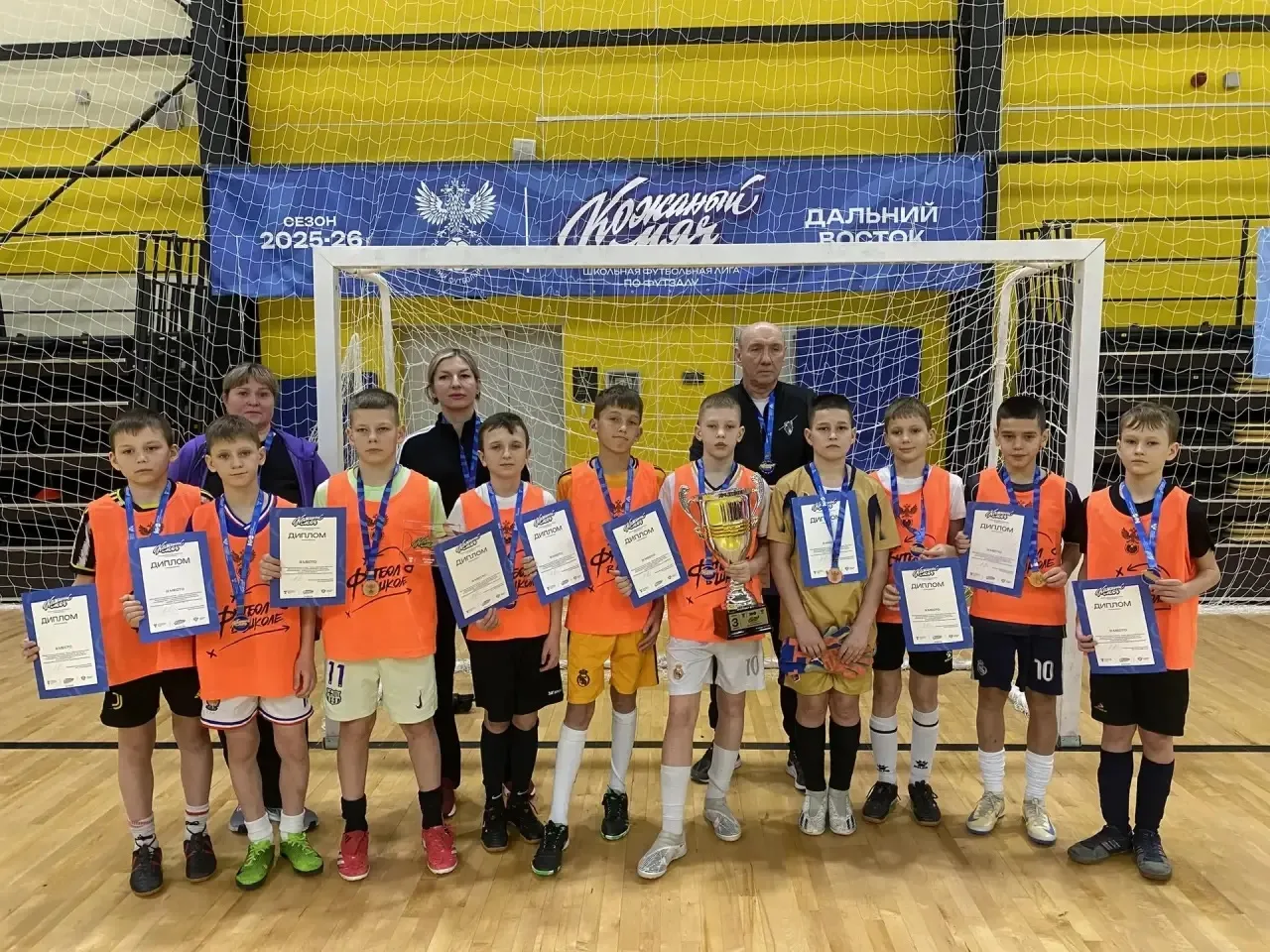Девчонки везут домой золото 🥇🏆 Дальнего Востока. С 10-13 февраля в г. Южно-Сахалинск прошел межрегио