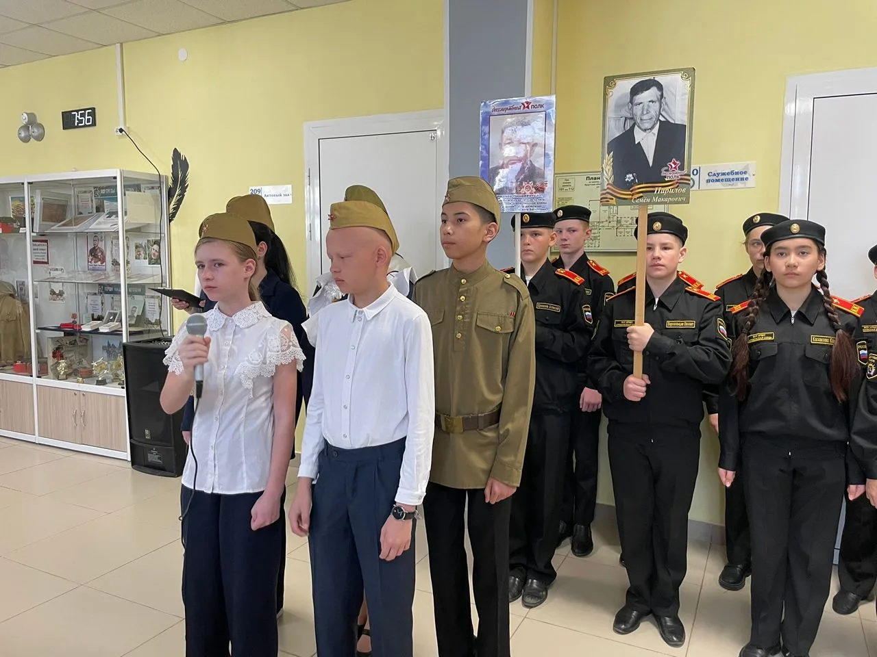 На этой неделе наша торжественная линейка была особенной. Она была посвящена священной дате — 81-й г