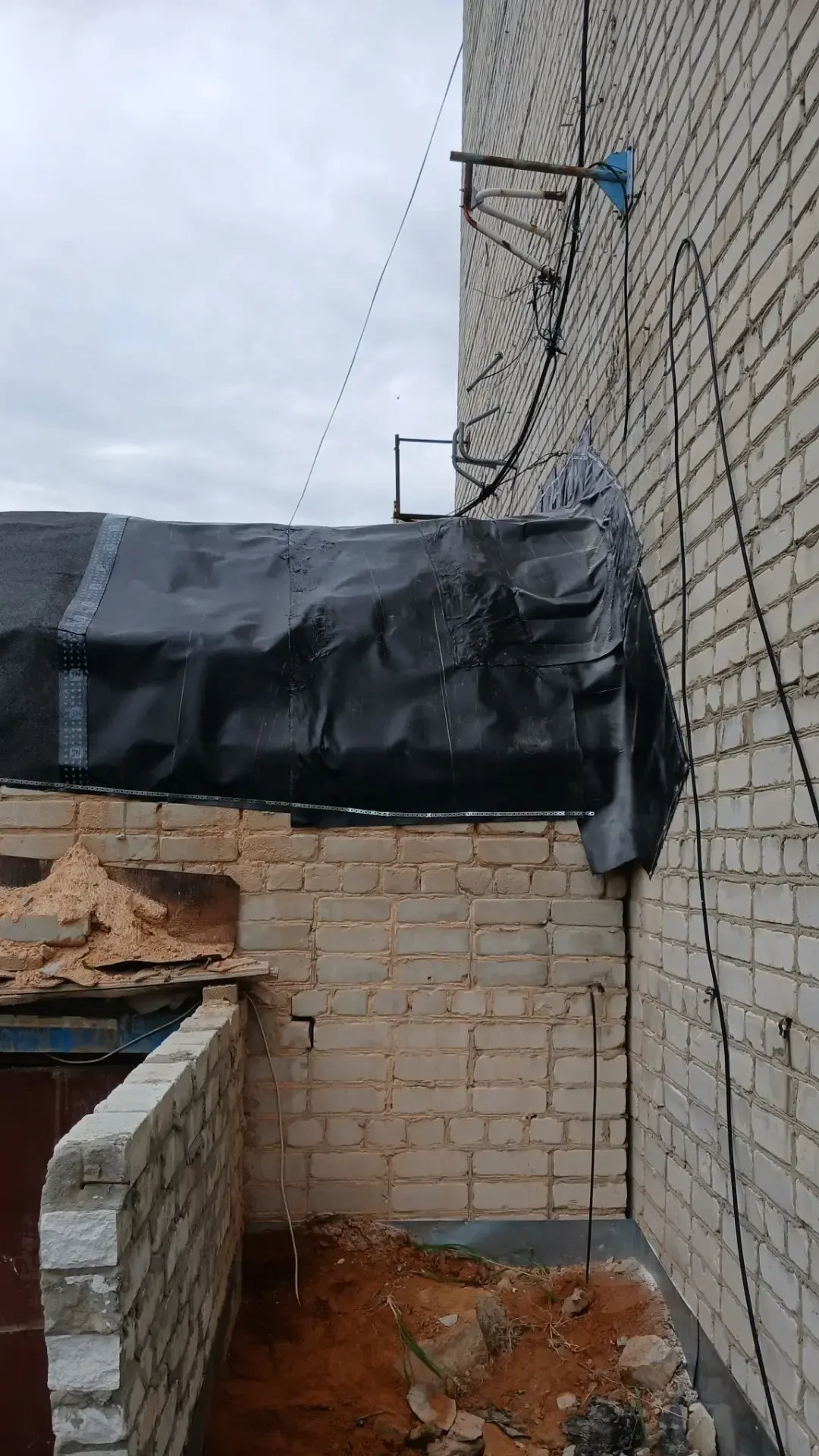 Частичный ремонт крыши: ул. Льва Толстого, д. 8