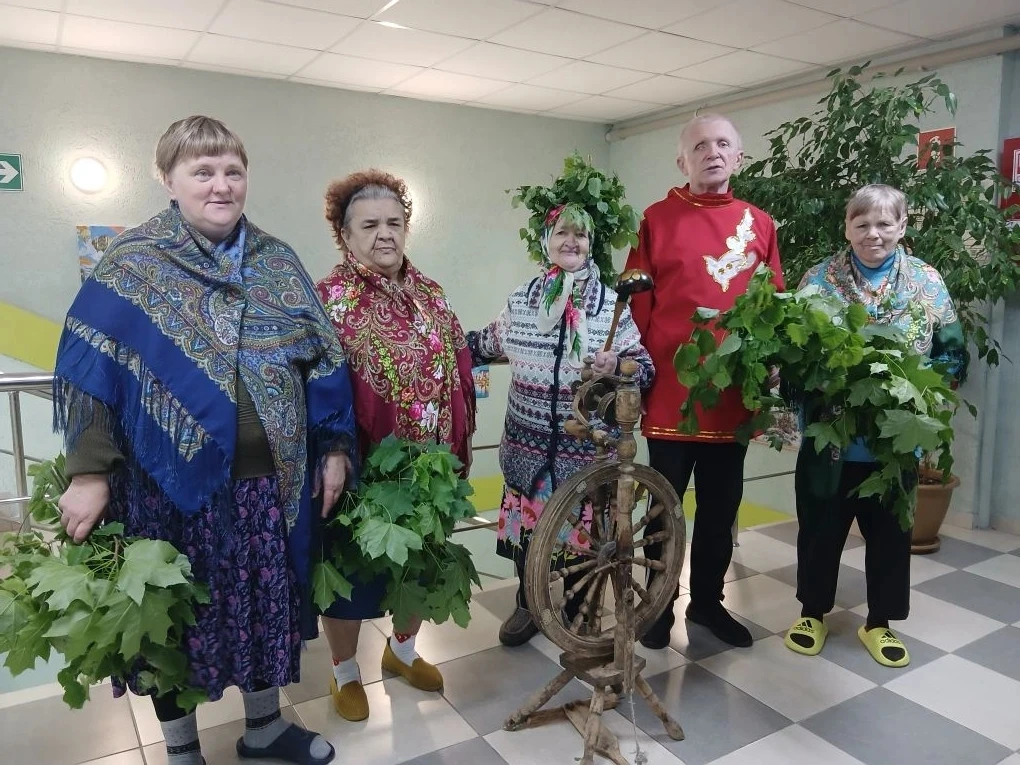 🌞🌿✨Сегодня в нашем учреждении прошли фольклорные посиделки «Троицы — праздник святой»...