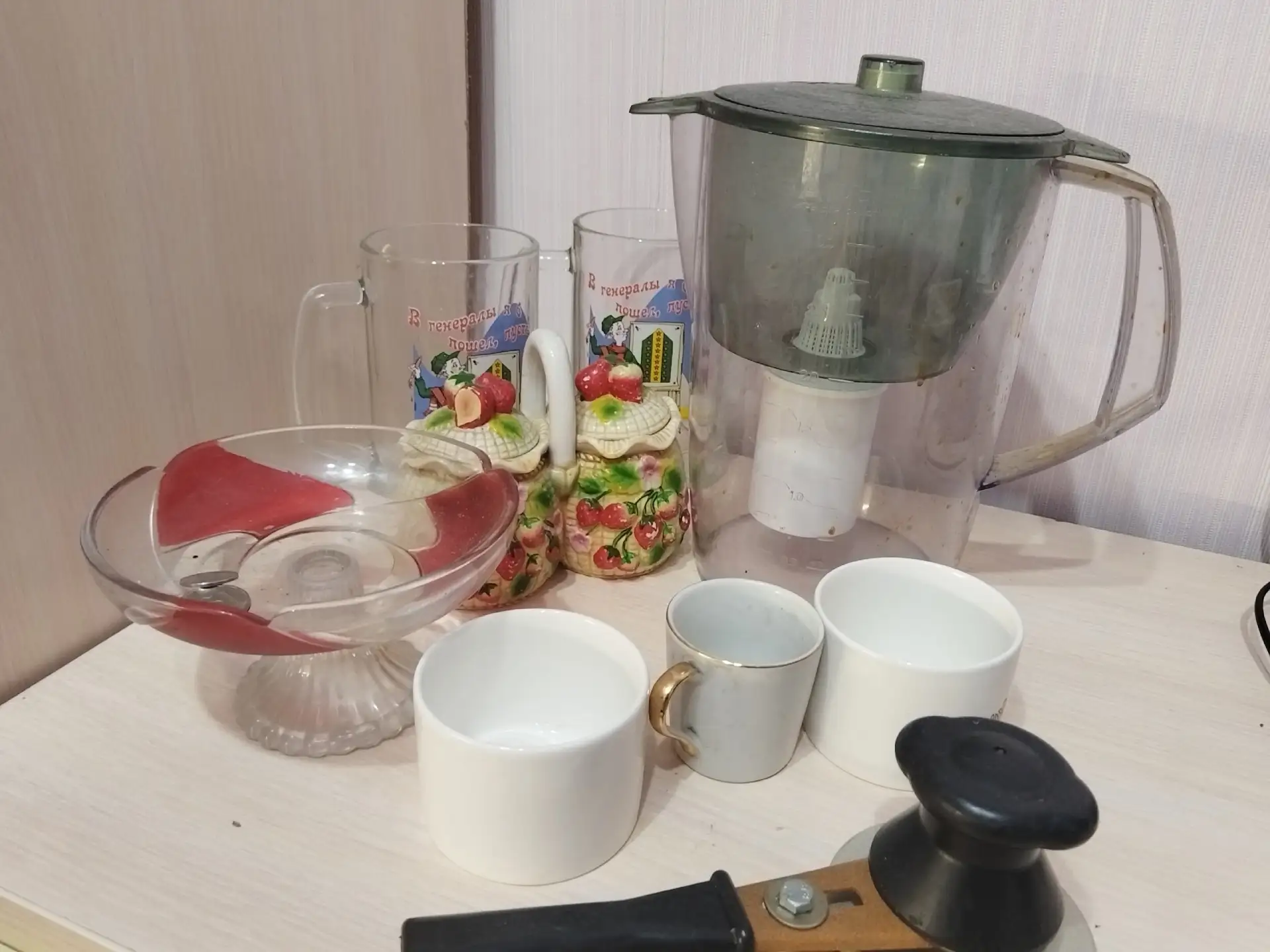 Отдам посуду. Все , что на фото, без выбора. 20 микр.