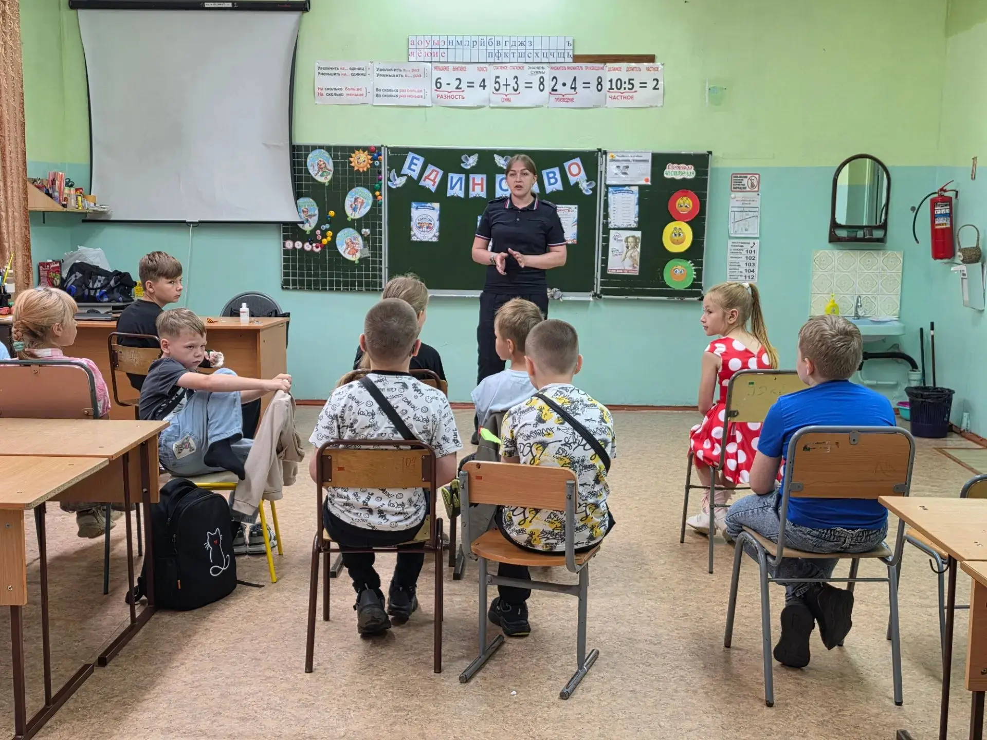 Инспектор ПДН провела с детьми беседу "Как обезопасить себя и свое имущество в период л...