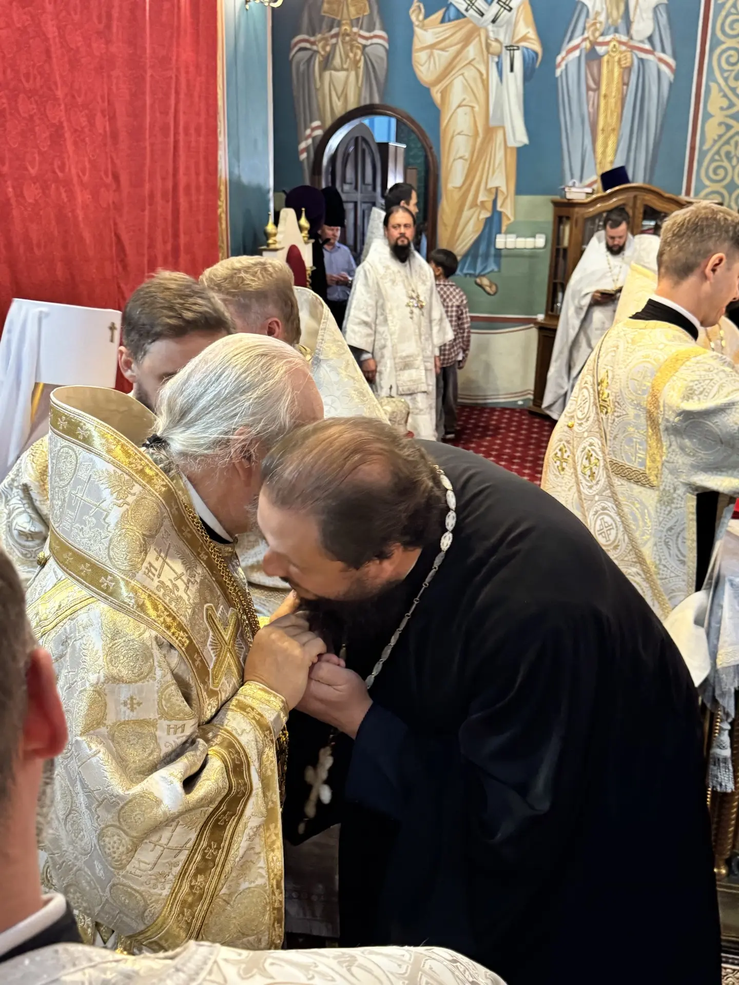Делегация нашего прихода во главе с настоятелем поздравила нашего дорогого владыку Арис...