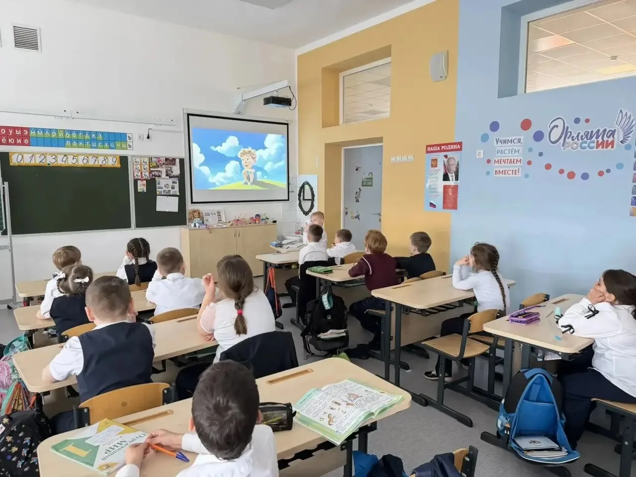В МОУ "Майская гимназия" стартовала, уже ставшая традиционной, Неделя Психологии - Весна 2026 🌸🌼  На