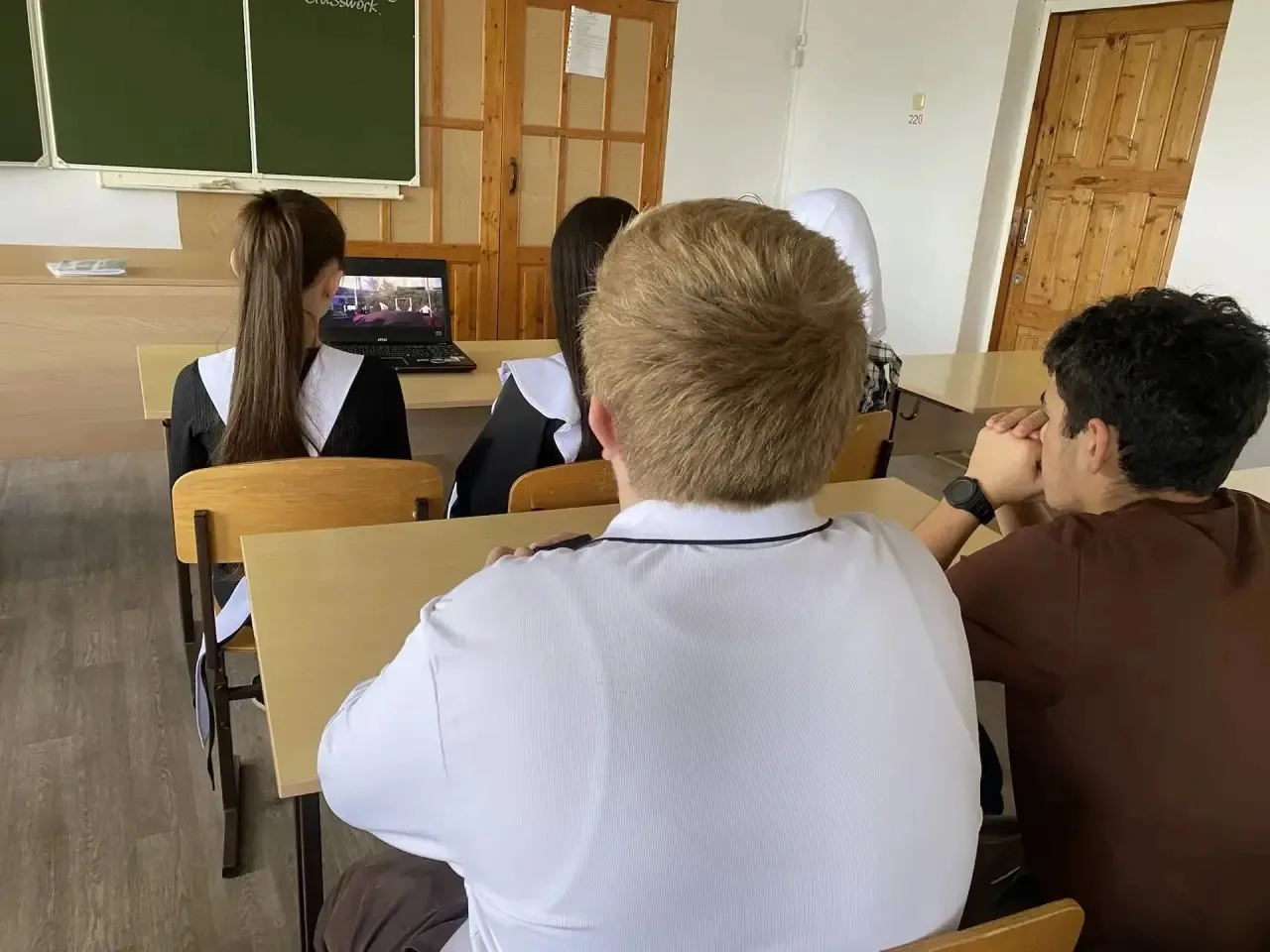 Сегодня, 14 мая, в нашей школе прошёл День профессий. Ученики познакомились с различным...