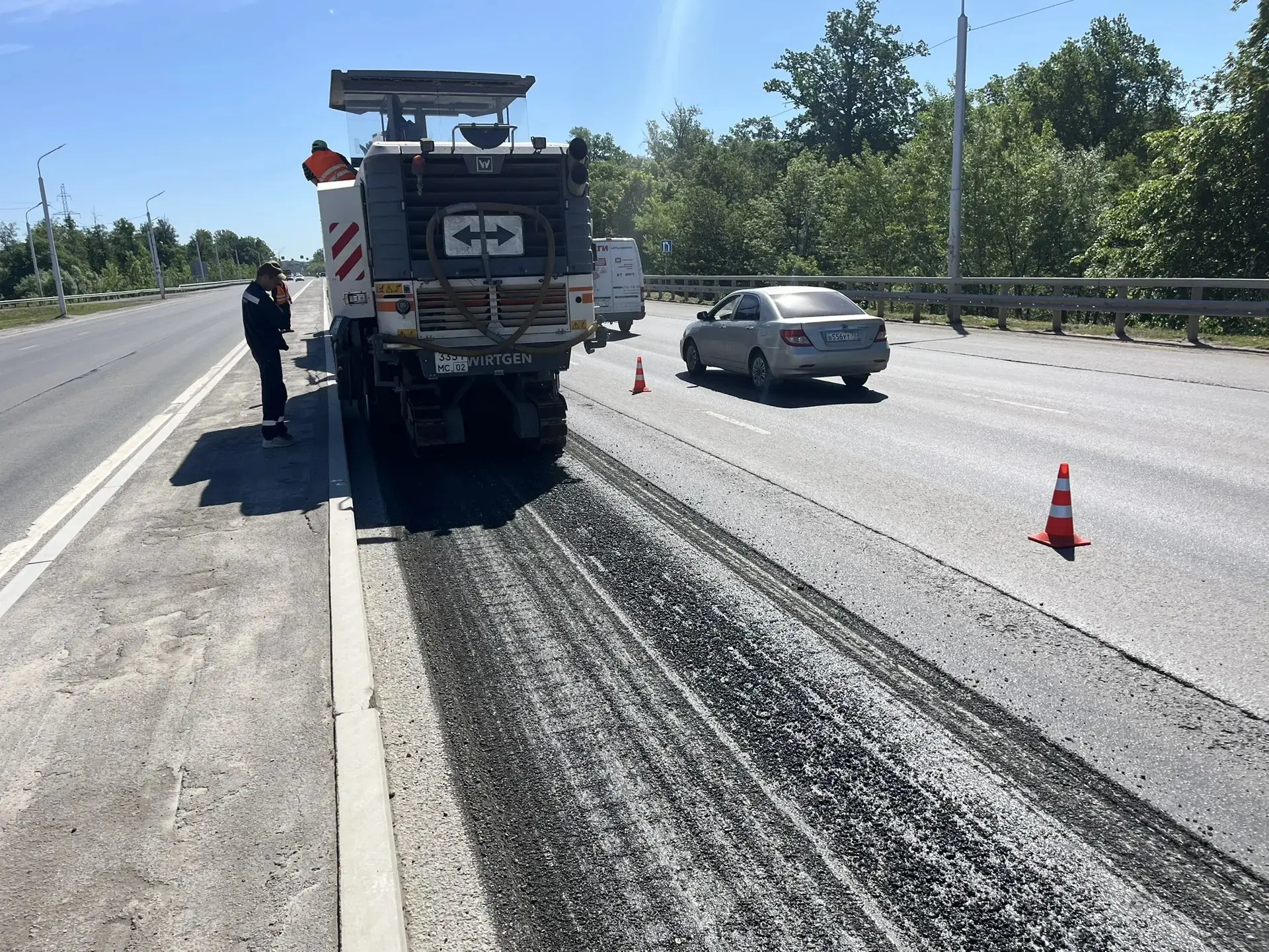 🚧Приступили к фрезерованию покрытия Дёмского шоссе