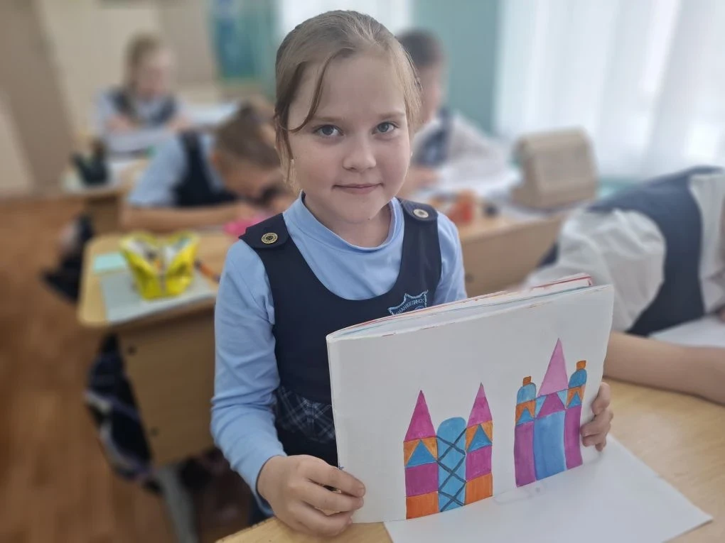 Это очень просто, дети,  Все нарисовать на свете.  Нам понадобится с вами  Карандаш и лист бумаги.  