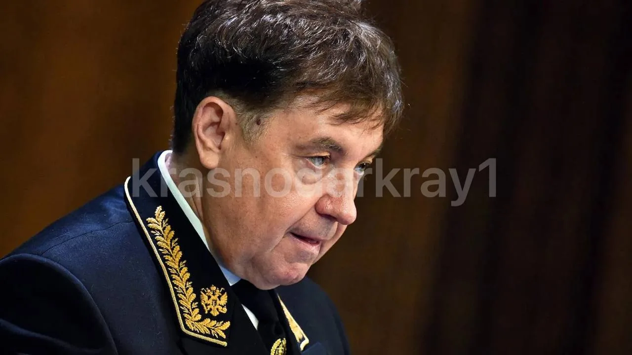 Высшая квалификационная коллегия судей России сегодня решит вопрос о прекращении отставки судьи Верх