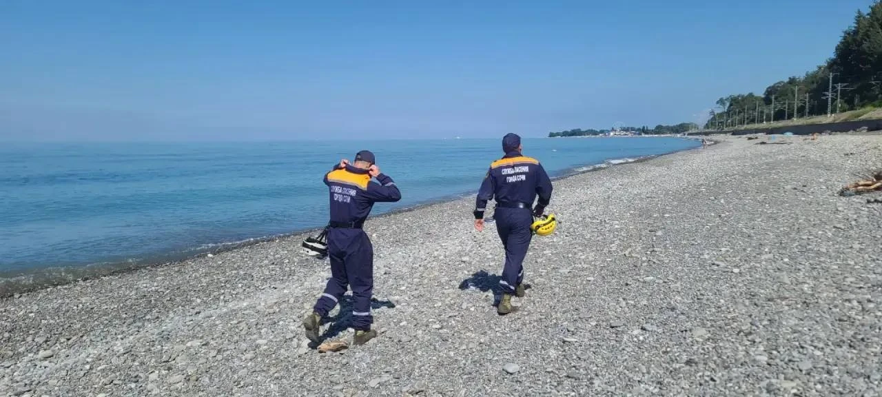 ❗️В Сочи в открытое море унесло отца с сыном при переходе вброд горной реки Псеузапсе.

Происшествие