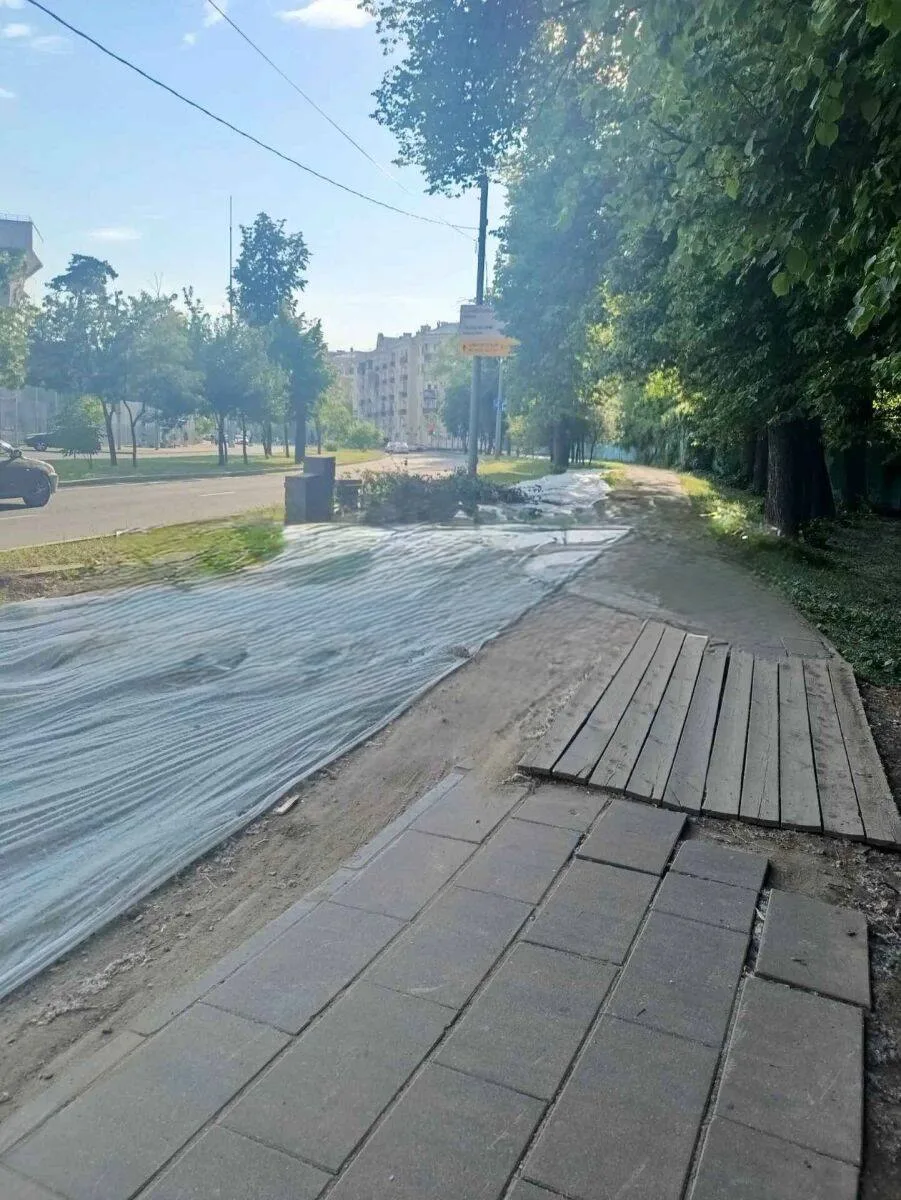 🚧 На 3-й Песчаной улице жители просят восстановить благоустройство после разрытий
